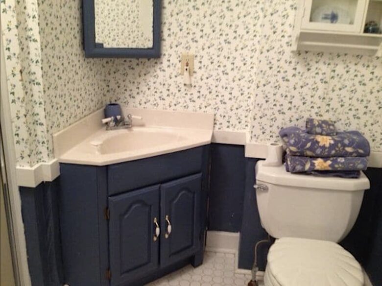 Lakefront Victorian Estate - East Haddam, Connecticut