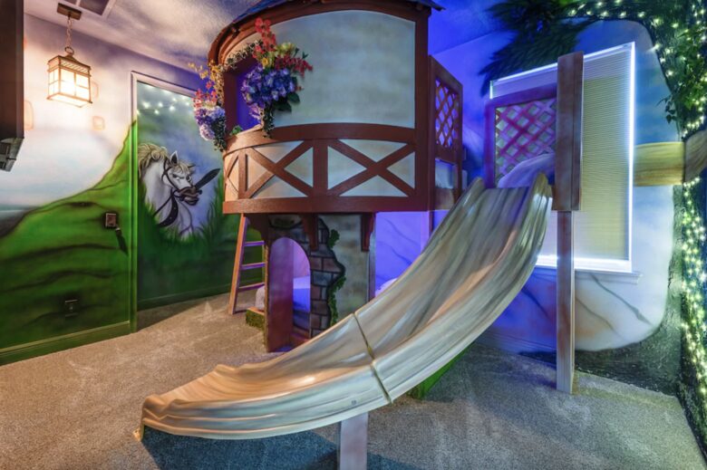 Whimsical West Village Villa - Reunion, Florida