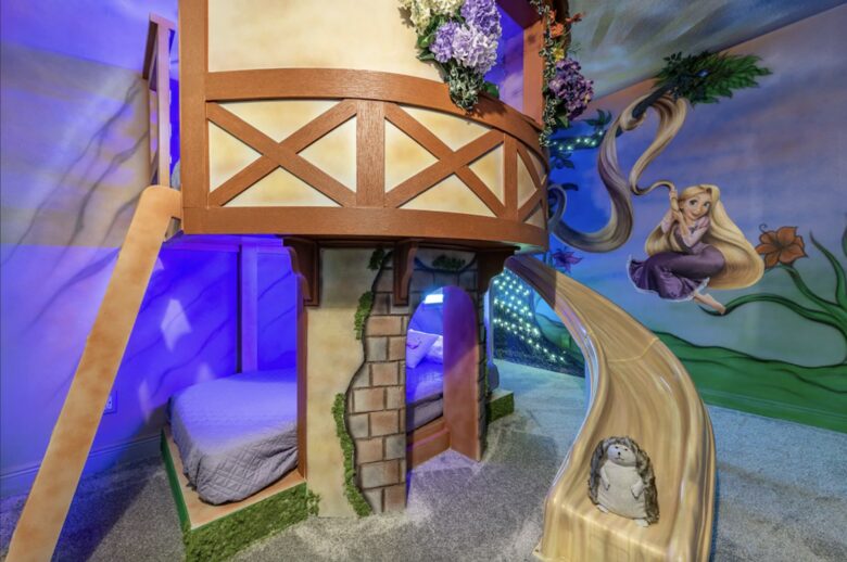 Whimsical West Village Villa - Reunion, Florida