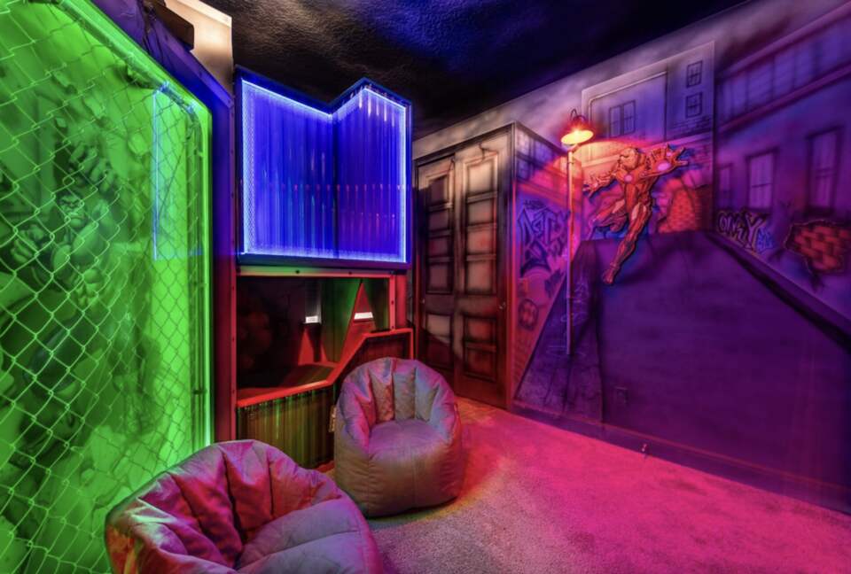 Whimsical West Village Villa - Reunion, Florida