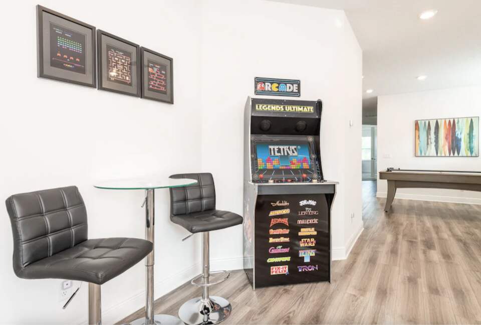 Whimsical West Village Villa - Reunion, Florida