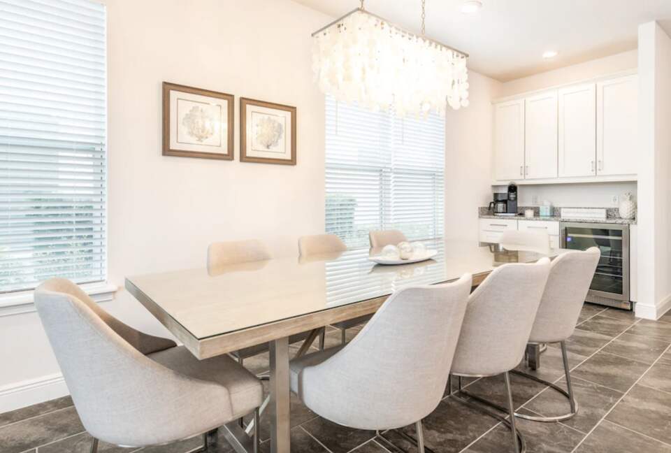 Whimsical West Village Villa - Reunion, Florida