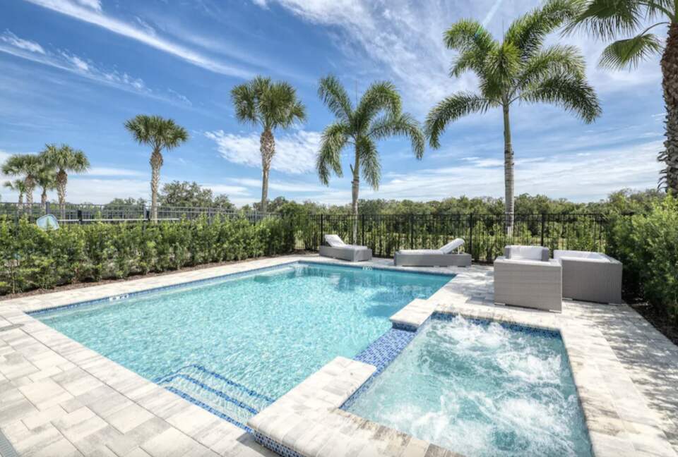 Whimsical West Village Villa - Reunion, Florida