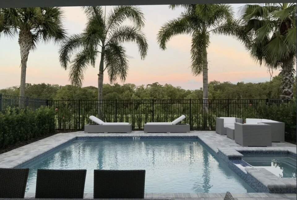 Whimsical West Village Villa - Reunion, Florida