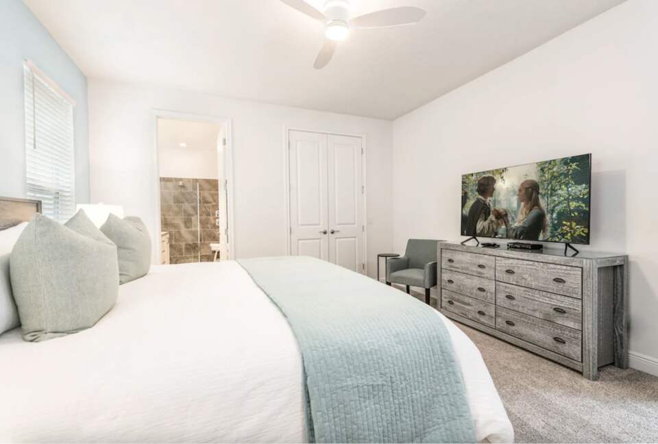 Whimsical West Village Villa - Reunion, Florida