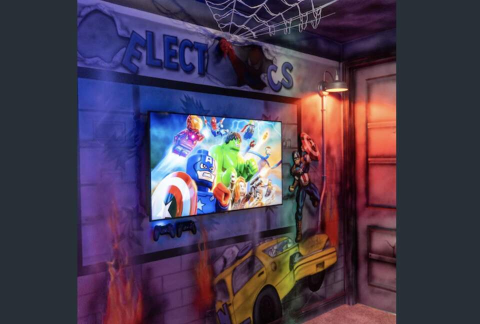 Whimsical West Village Villa - Reunion, Florida