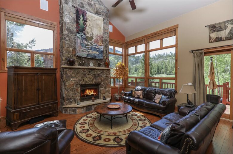 Elk Circle Luxury Mountain Home - Close to all Summit County Skiing! - Dillon, Colorado