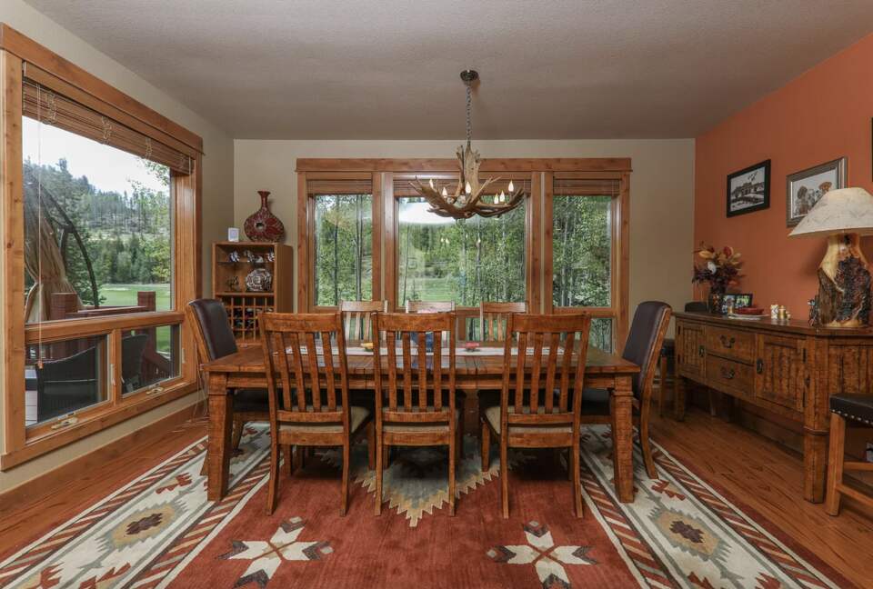 Elk Circle Luxury Mountain Home - Close to all Summit County Skiing! - Dillon, Colorado