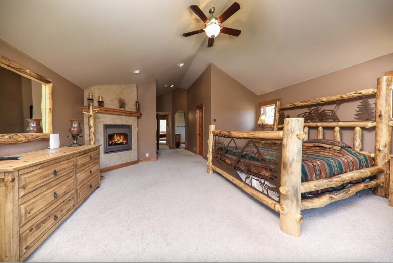 Elk Circle Luxury Mountain Home - Close to all Summit County Skiing! - Dillon, Colorado
