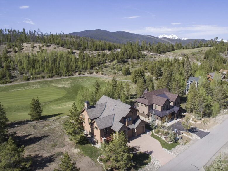 Elk Circle Luxury Mountain Home - Close to all Summit County Skiing! - Dillon, Colorado