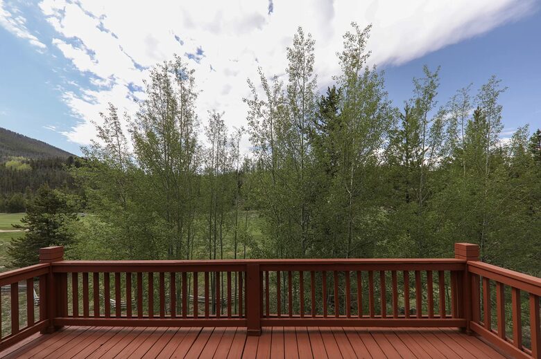 Elk Circle Luxury Mountain Home - Close to all Summit County Skiing! - Dillon, Colorado