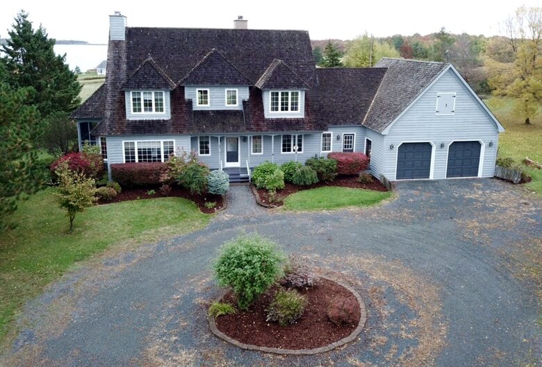 Sunset Piper - New Glasgow, Canada