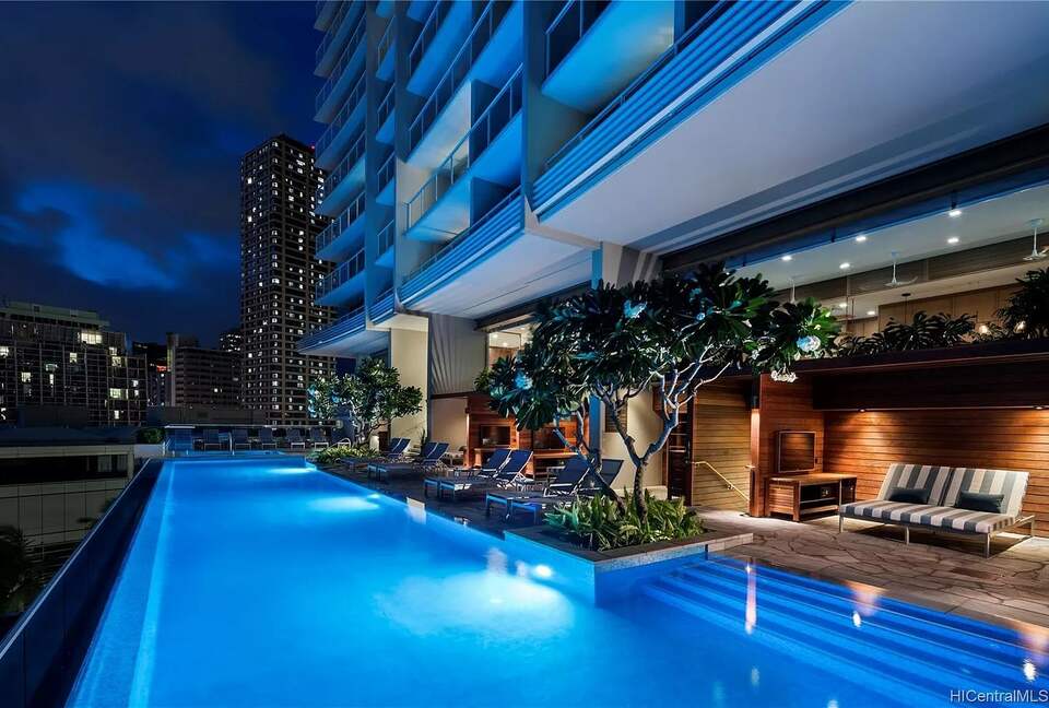 Ritz Carlton Waikiki - Honolulu, Hawaii