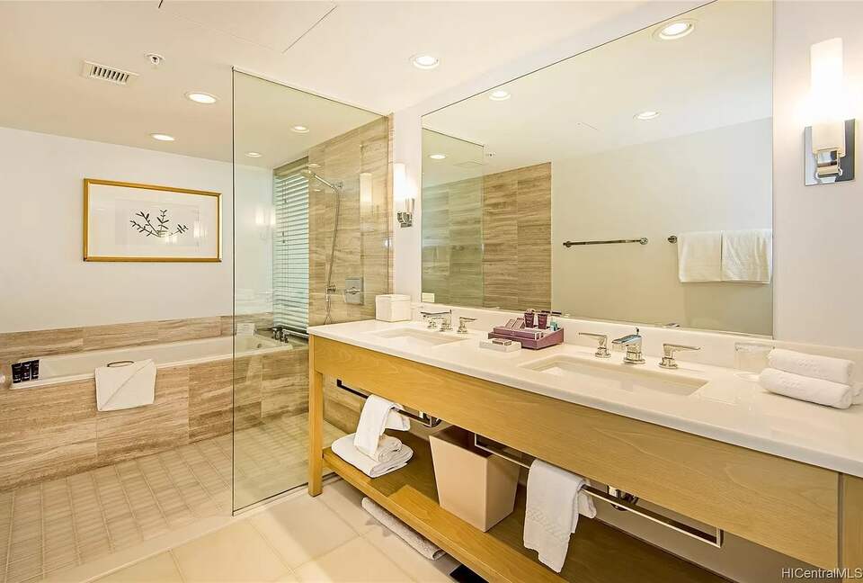 Ritz Carlton Waikiki - Honolulu, Hawaii