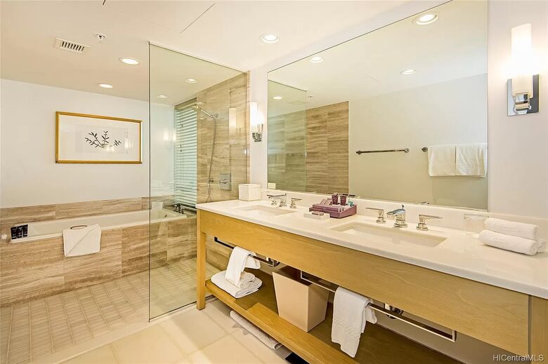 Ritz Carlton Waikiki - Honolulu, Hawaii