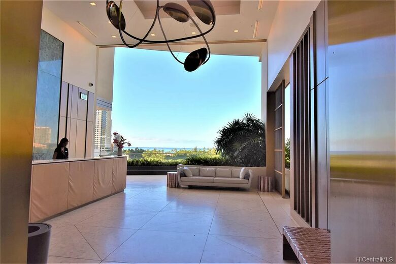 Ritz Carlton Waikiki - Honolulu, Hawaii