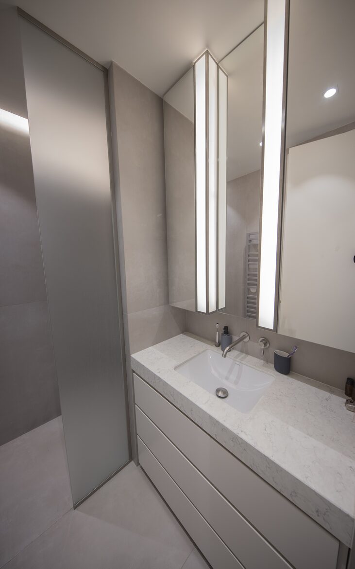 Elegant 5th Arrondissement Apartment (R) - Paris, France