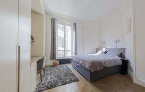 Elegant 5th Arrondissement Apartment (R)