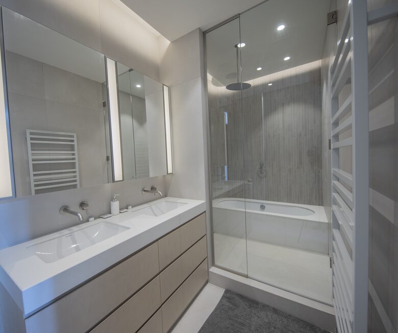 Elegant 5th Arrondissement Apartment (R) - Paris, France