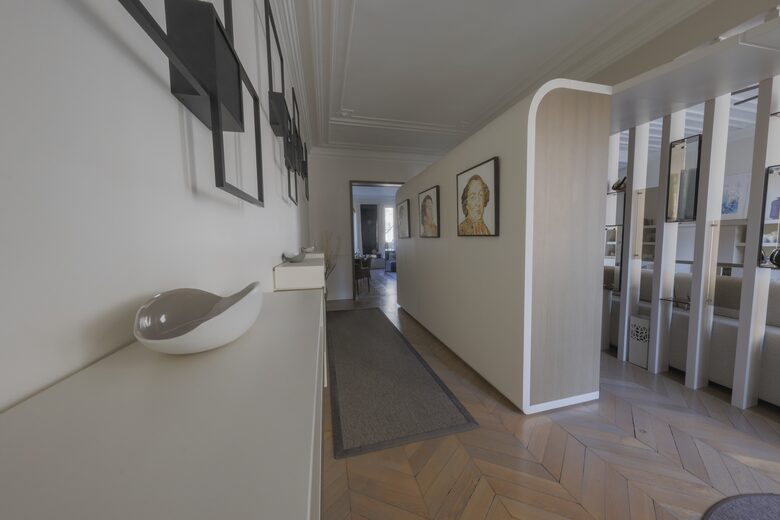 Elegant 5th Arrondissement Apartment (R) - Paris, France