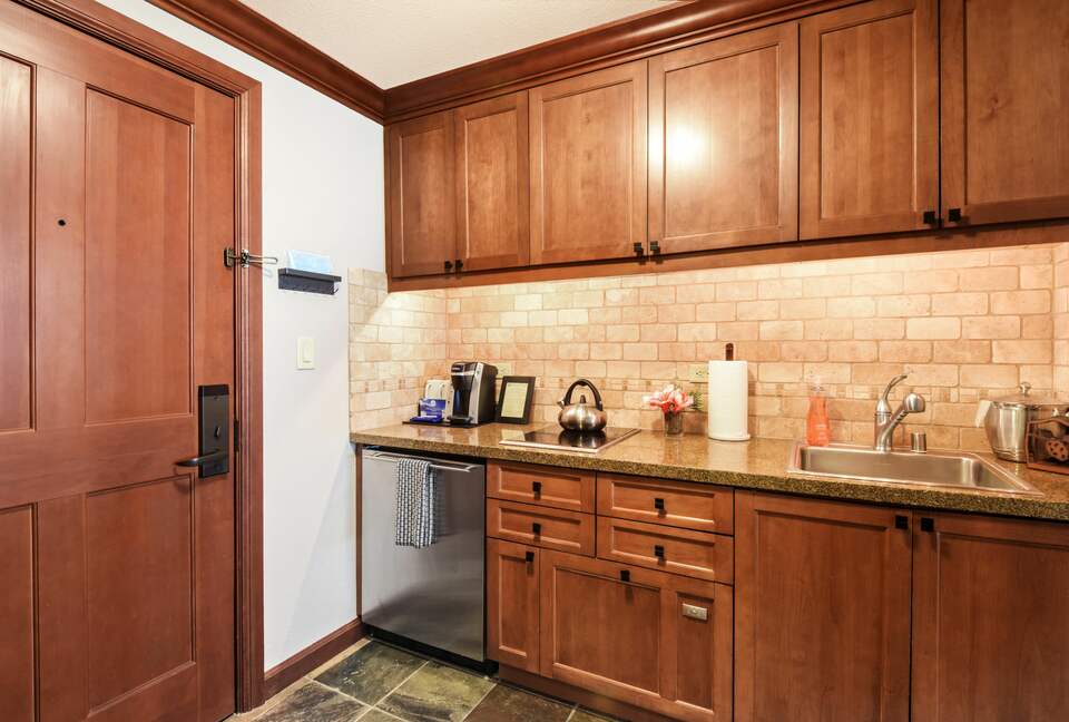 Ski-in/out - Everline Resort (formerly Resort at Squaw Creek) - Olympic Valley, California