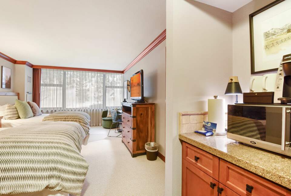 Ski-in/out - Everline Resort (formerly Resort at Squaw Creek) - Olympic Valley, California