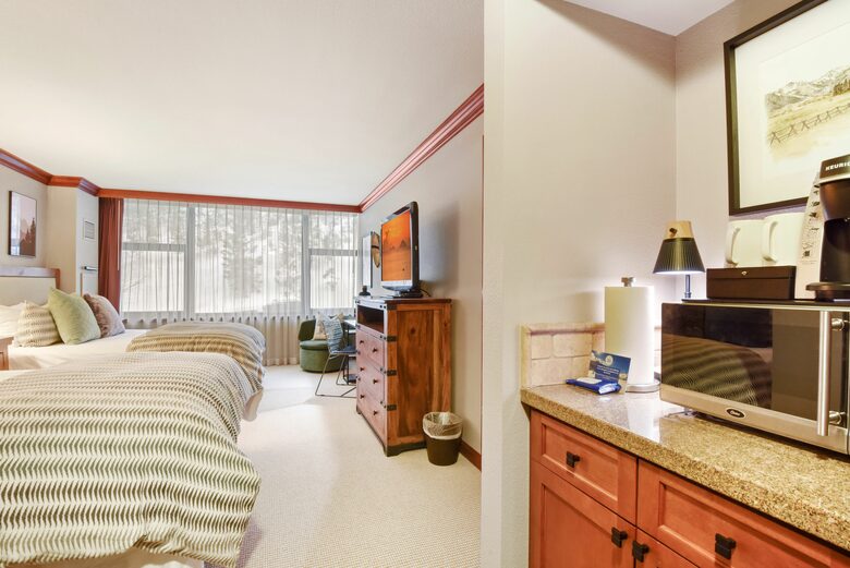 Ski-in/out - Everline Resort (formerly Resort at Squaw Creek) - Olympic Valley, California