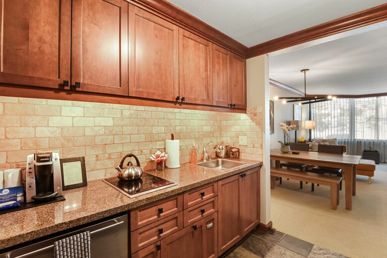 Ski-in/out - Everline Resort (formerly Resort at Squaw Creek) - Olympic Valley, California