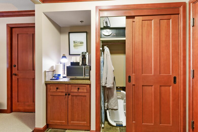 Ski-in/out - Everline Resort (formerly Resort at Squaw Creek) - Olympic Valley, California