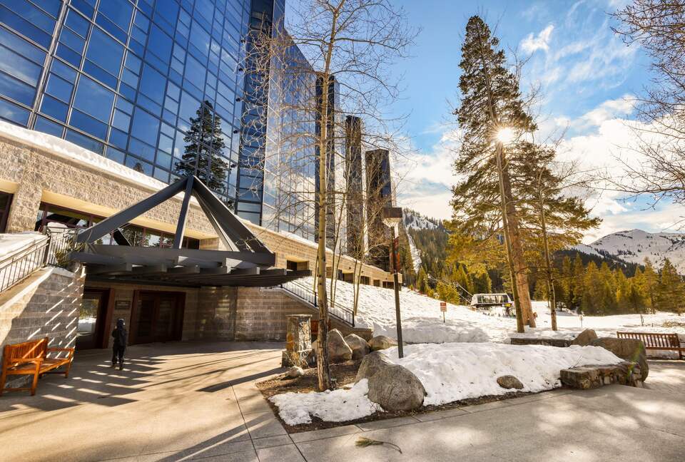 Ski-in/out - Everline Resort (formerly Resort at Squaw Creek) - Olympic Valley, California