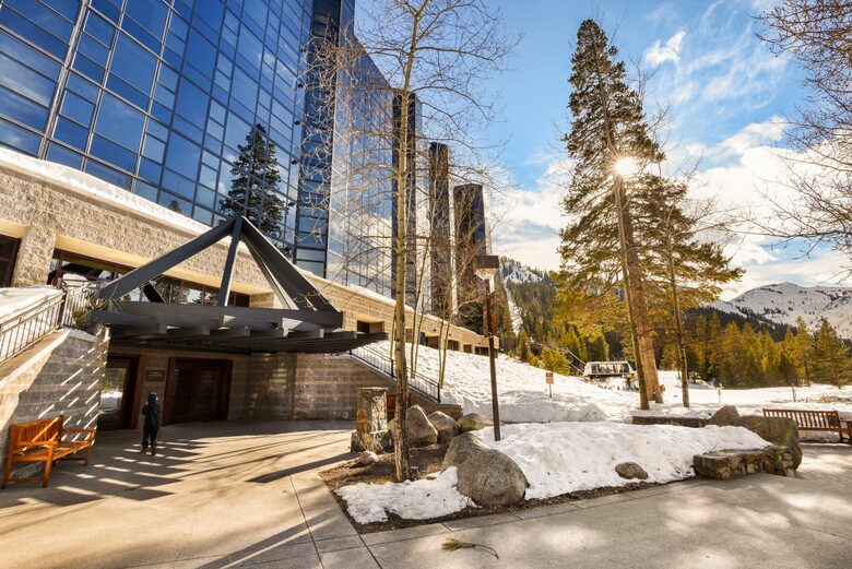 Ski-in/out - Everline Resort (formerly Resort at Squaw Creek) - Olympic Valley, California