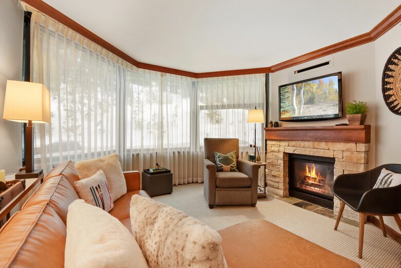 Ski-in/out - Everline Resort (formerly Resort at Squaw Creek) - Olympic Valley, California