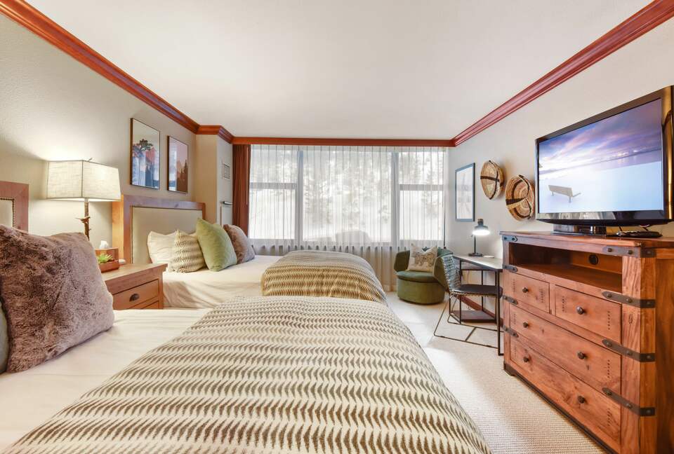 Ski-in/out - Everline Resort (formerly Resort at Squaw Creek) - Olympic Valley, California