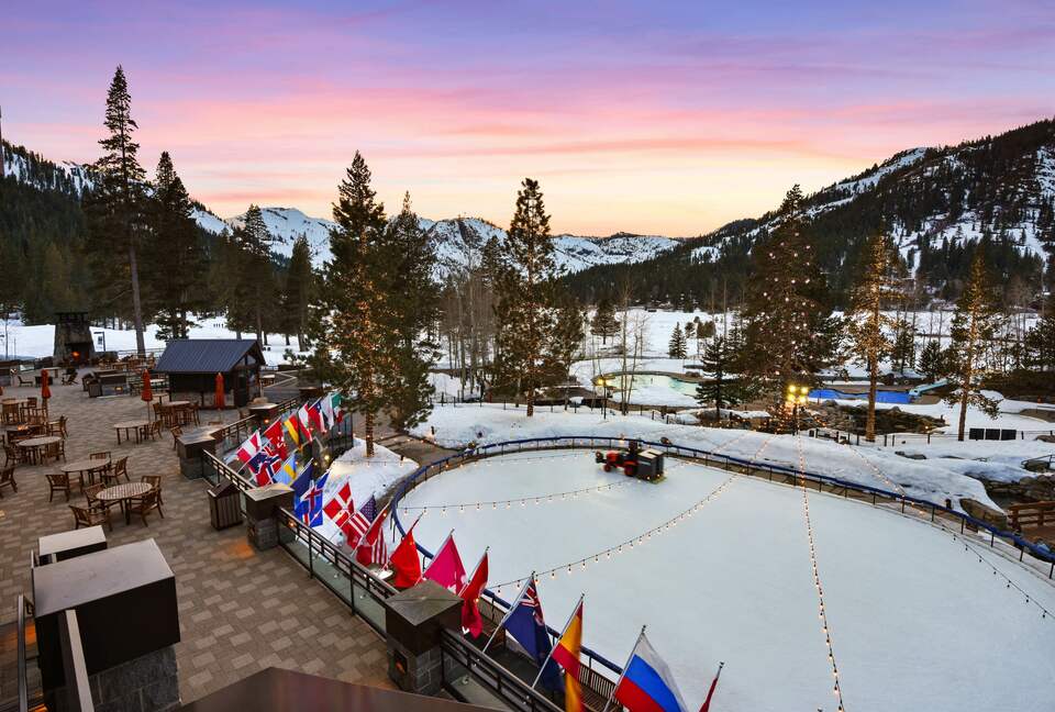 Ski-in/out - Everline Resort (formerly Resort at Squaw Creek) - Olympic Valley, California