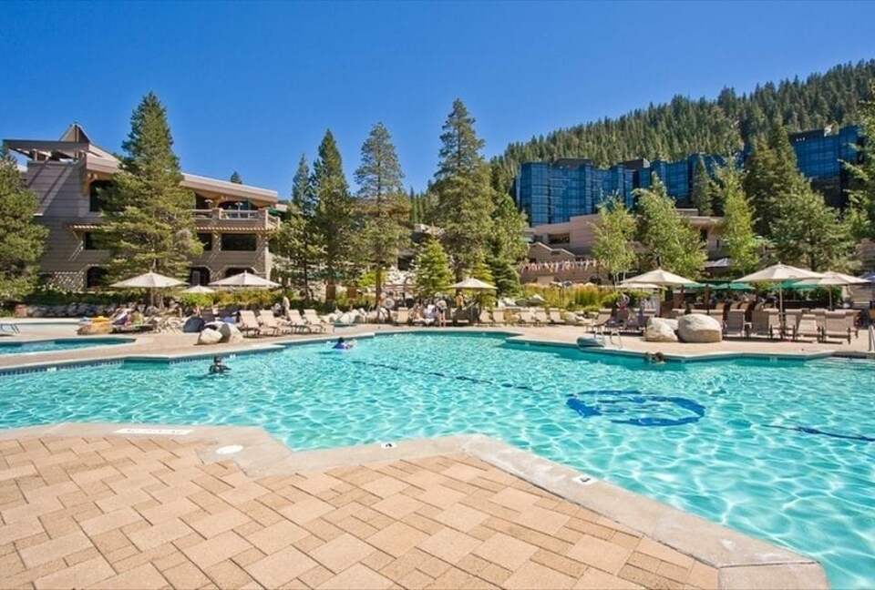 Ski-in/out - Everline Resort (formerly Resort at Squaw Creek) - Olympic Valley, California