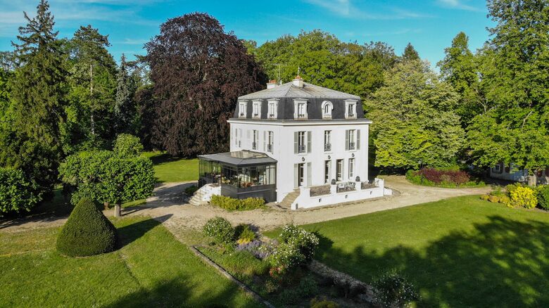 19c Mansion near Paris - Soisy sur Seine, France