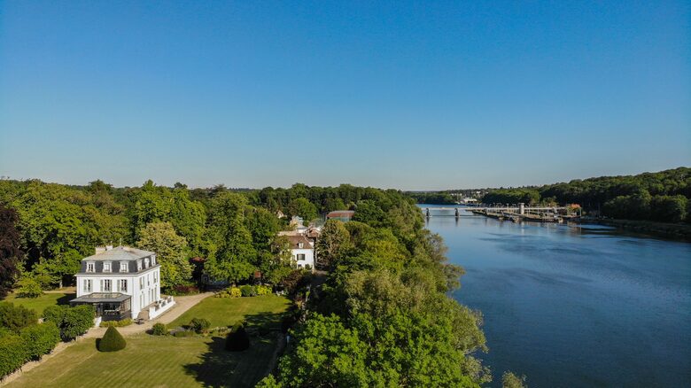 19c Mansion near Paris - Soisy sur Seine, France