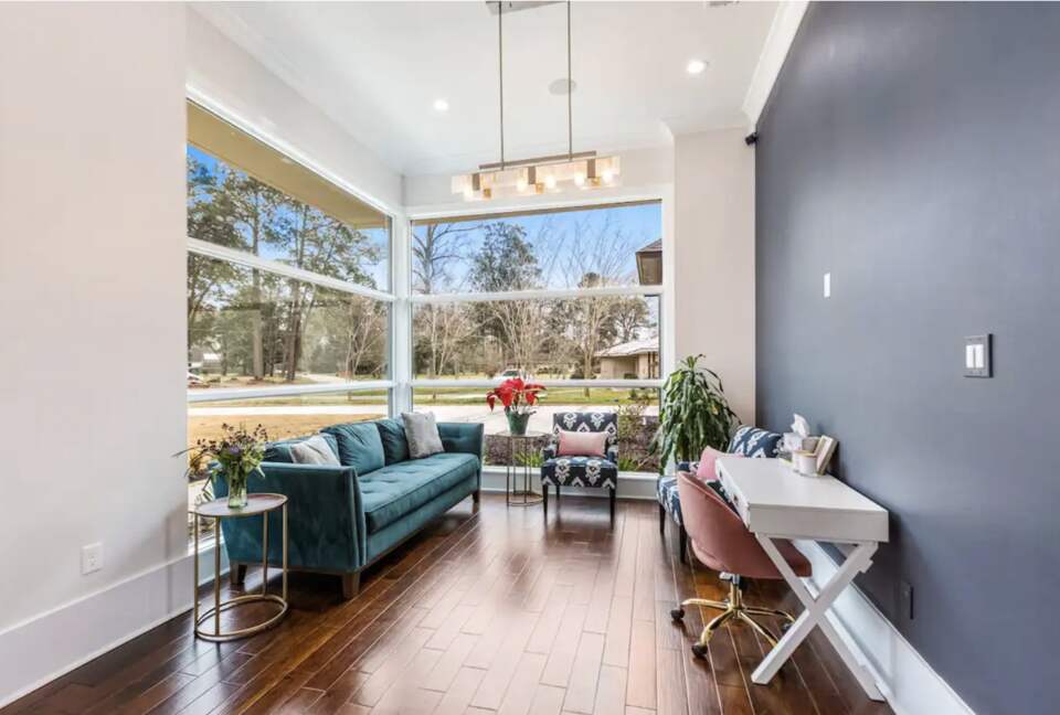 Modern Retreat with Great Views - Baton Rouge, Louisiana