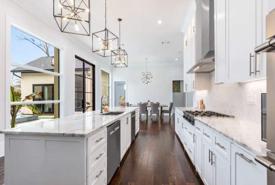 Modern Retreat with Great Views - Baton Rouge, Louisiana