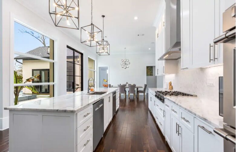 Modern Retreat with Great Views - Baton Rouge, Louisiana