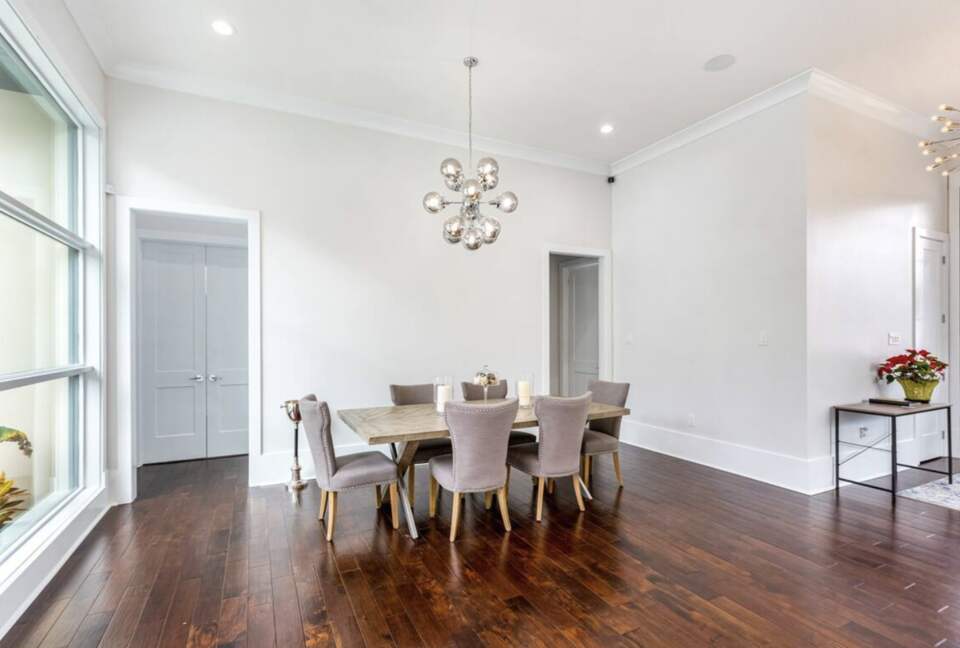 Modern Retreat with Great Views - Baton Rouge, Louisiana