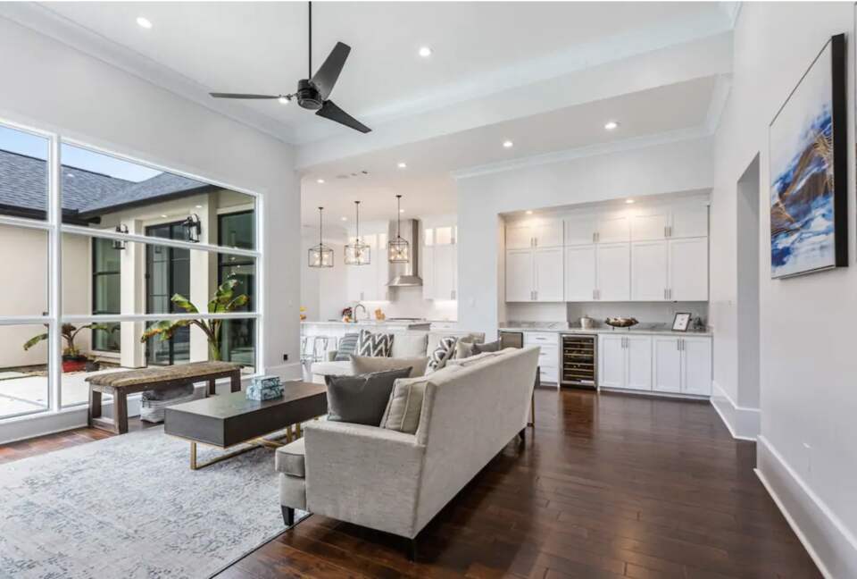 Modern Retreat with Great Views - Baton Rouge, Louisiana