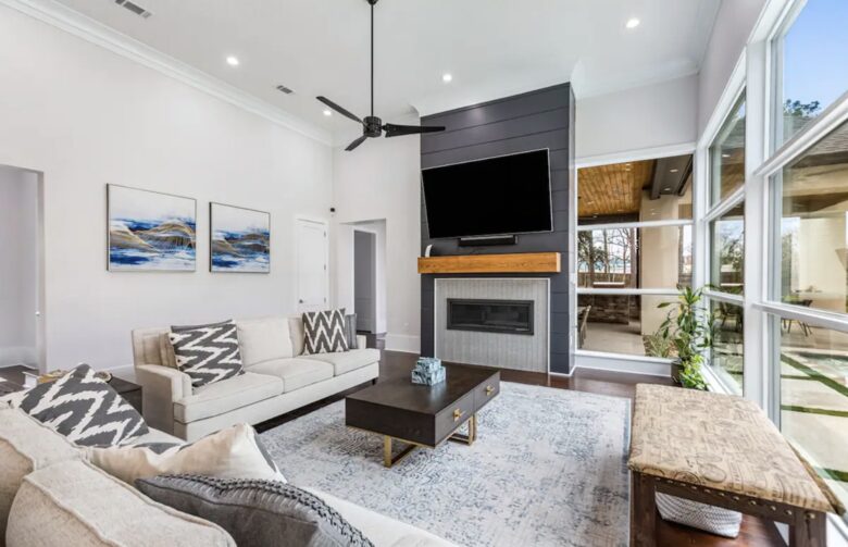 Modern Retreat with Great Views - Baton Rouge, Louisiana