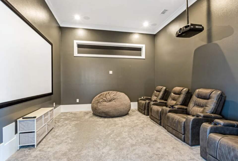 Modern Retreat with Great Views - Baton Rouge, Louisiana