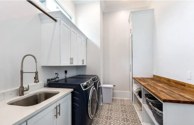 Modern Retreat with Great Views - Baton Rouge, Louisiana