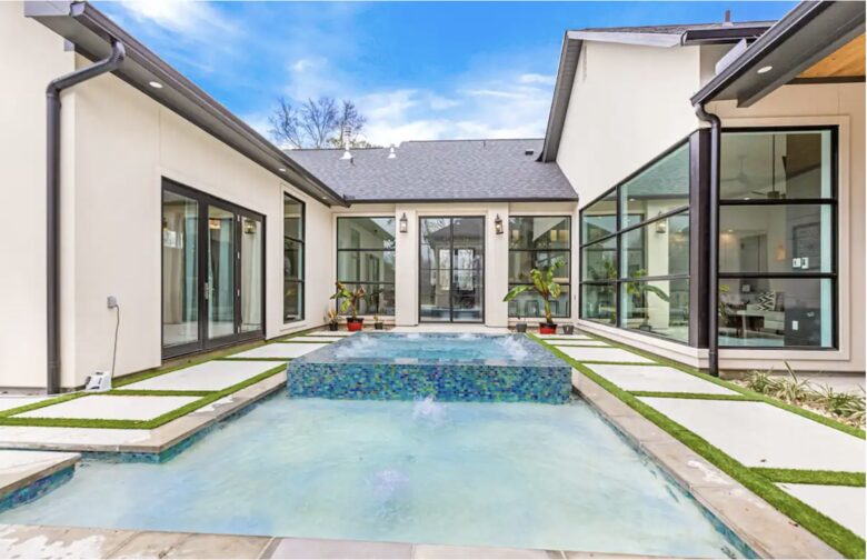 Modern Retreat with Great Views - Baton Rouge, Louisiana