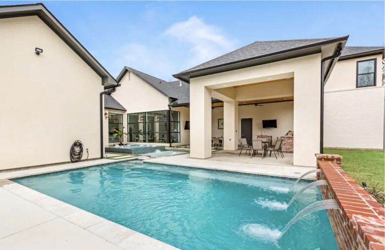 Modern Retreat with Great Views - Baton Rouge, Louisiana