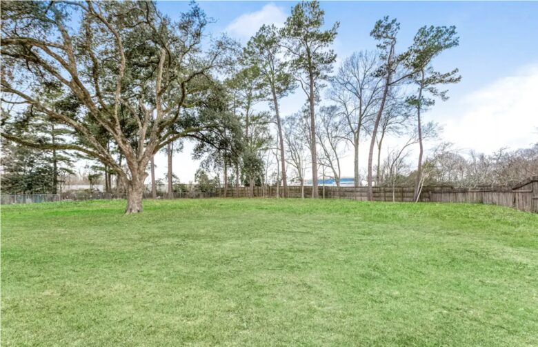 Modern Retreat with Great Views - Baton Rouge, Louisiana