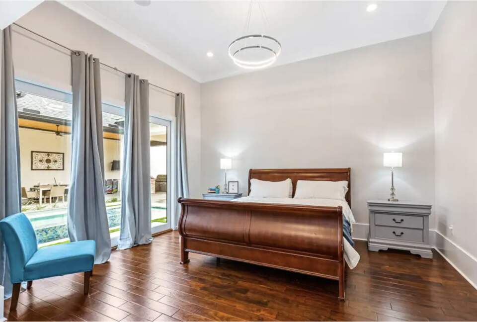 Modern Retreat with Great Views - Baton Rouge, Louisiana