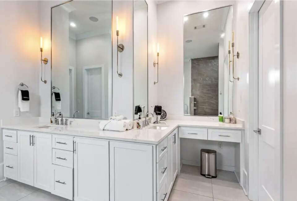 Modern Retreat with Great Views - Baton Rouge, Louisiana